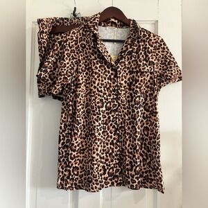 NWT Ekouaer Leopard Print Pajamas Set